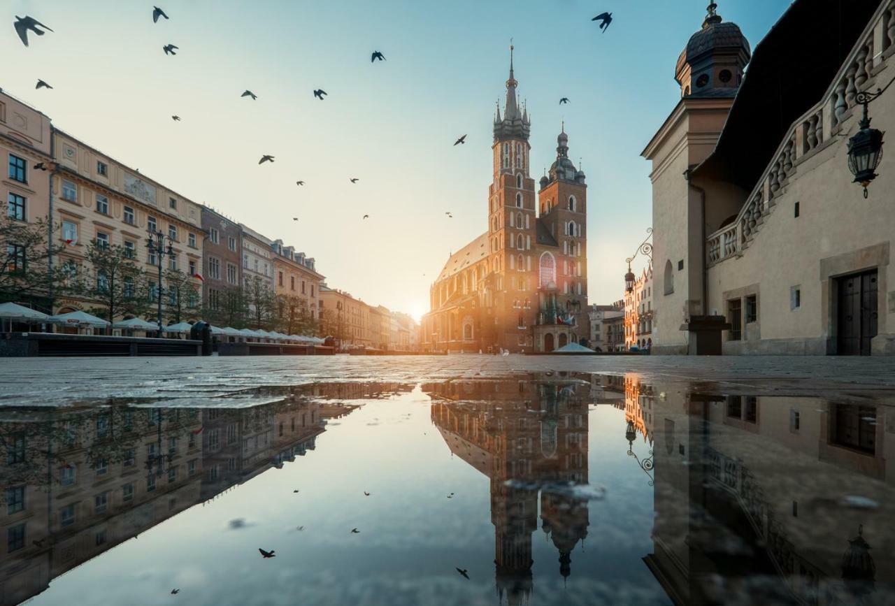 Leo Apartments Main Square Cracovia Esterno foto